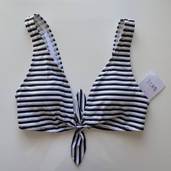 New Skye seaside two piece black striped swimsuit - Picture 5 of 12